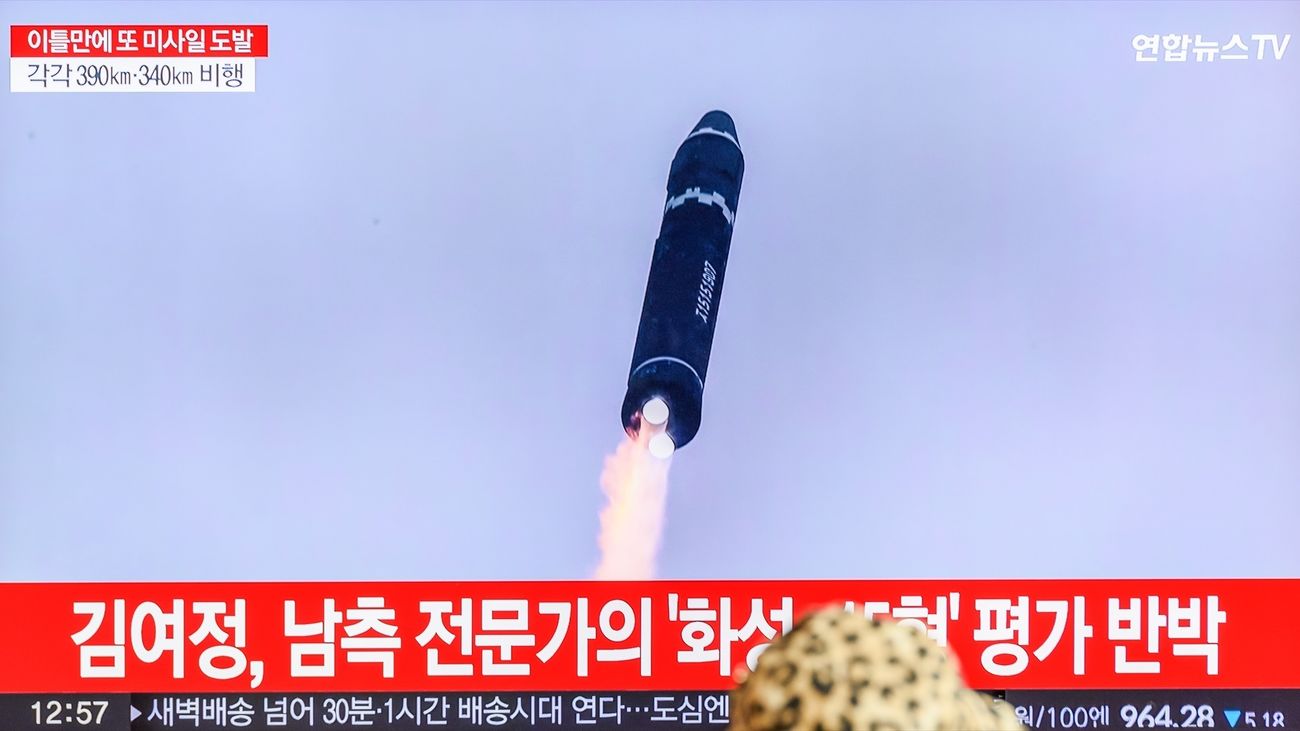 Lanzamiento de un misil norcoreano en la televisión de Corea del Sur