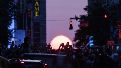 Nueva York se detiene para ver el Manhattanhenge