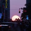 Nueva York se detiene para ver el Manhattanhenge