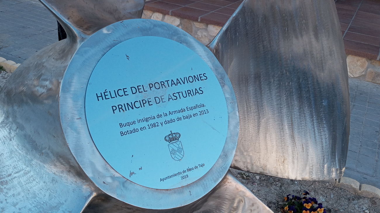 Hélice del portaeronaves 'Príncipe de Asturias' de la Armada, ahora en Brea de Tajo