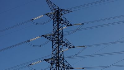 El precio de la electricidad se desplomó un 49,6% en agosto, la segunda mayor caída de la historia