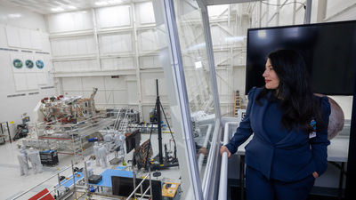 Un poema de Ada limón viajará a Júpiter en una nave espacial de las NASA