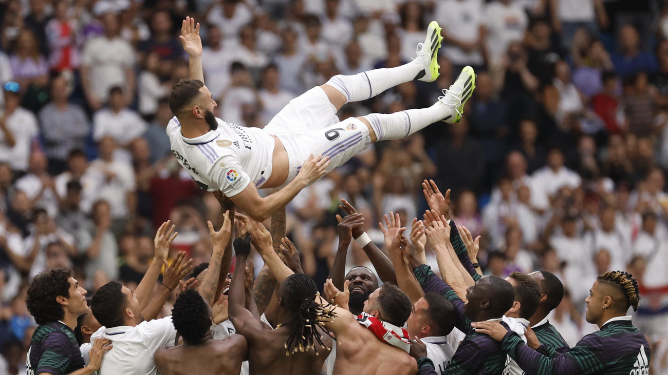 Benzema se despide del Real Madrid con honores