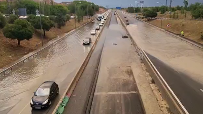 Cortada la M-40 a la altura del estadio Metropolitano por una balsa de agua