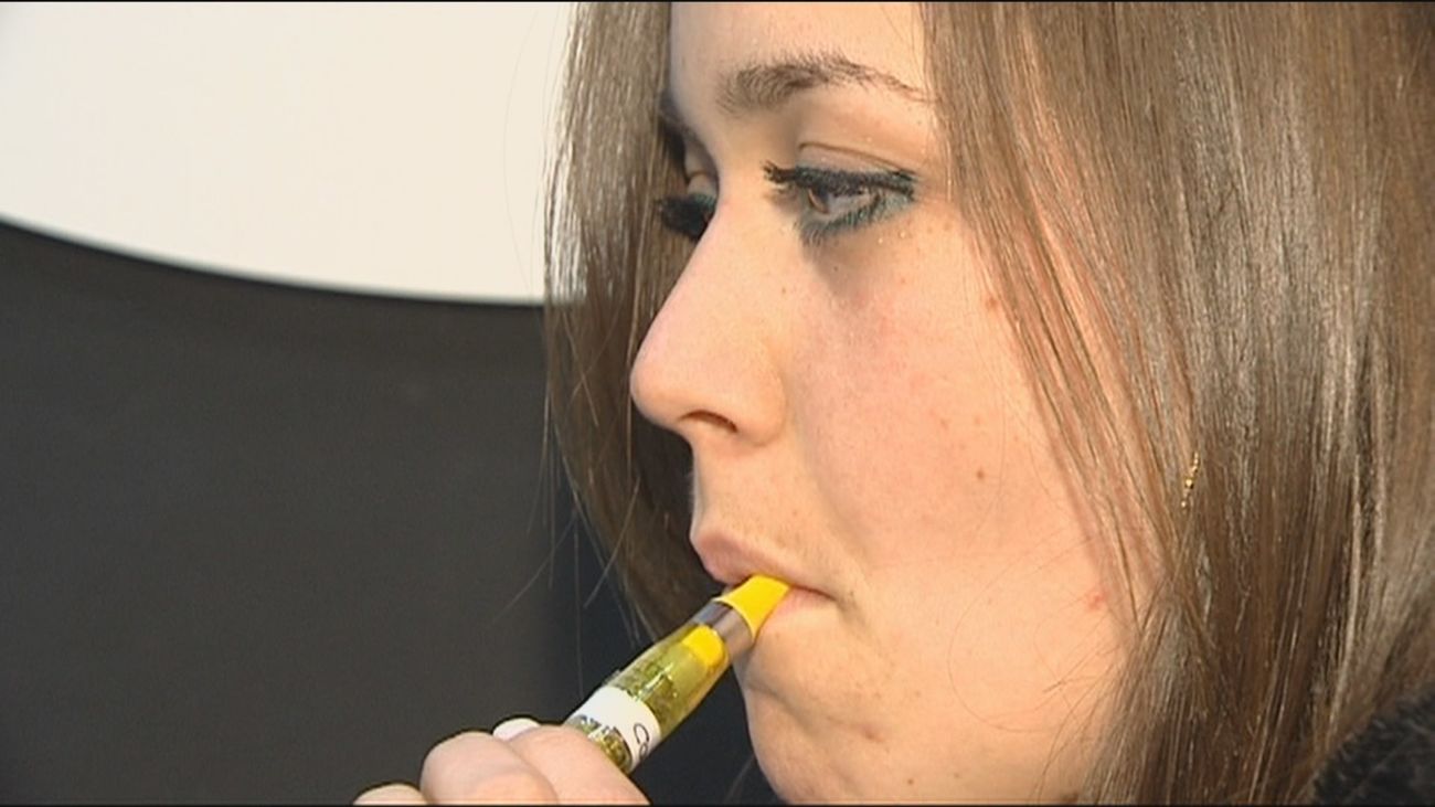 Cae el consumo juvenil de tabaco en Madrid pero preocupa el vapeo