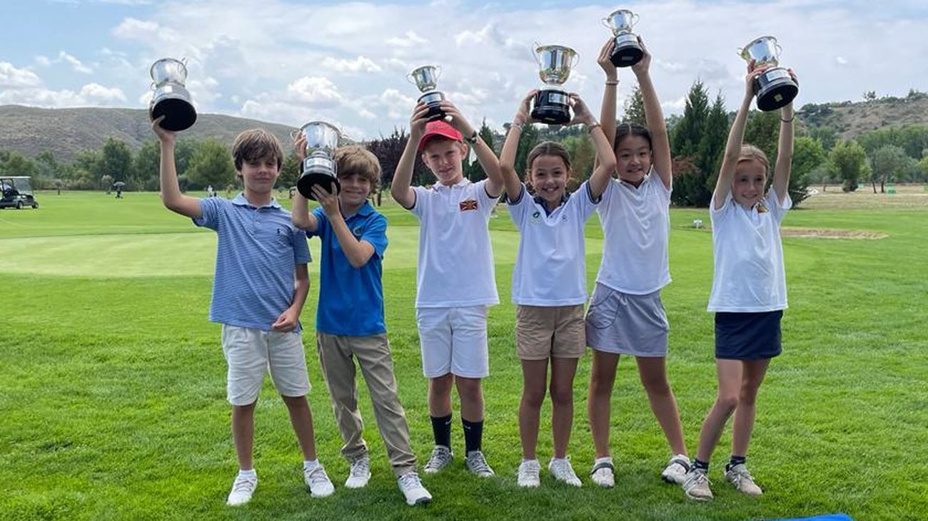 Campeones alevines y benjamines de golf
