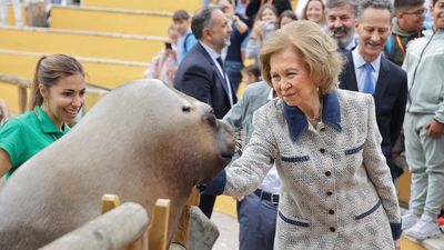 La Reina Sofía visita el Zoo Aquarium de Madrid por el Día Mundial de los Mares y Océanos