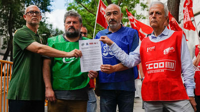 Los funcionarios encerrados en Justicia ponen fin al encierro, aunque avisan:"Continúa el conflicto"