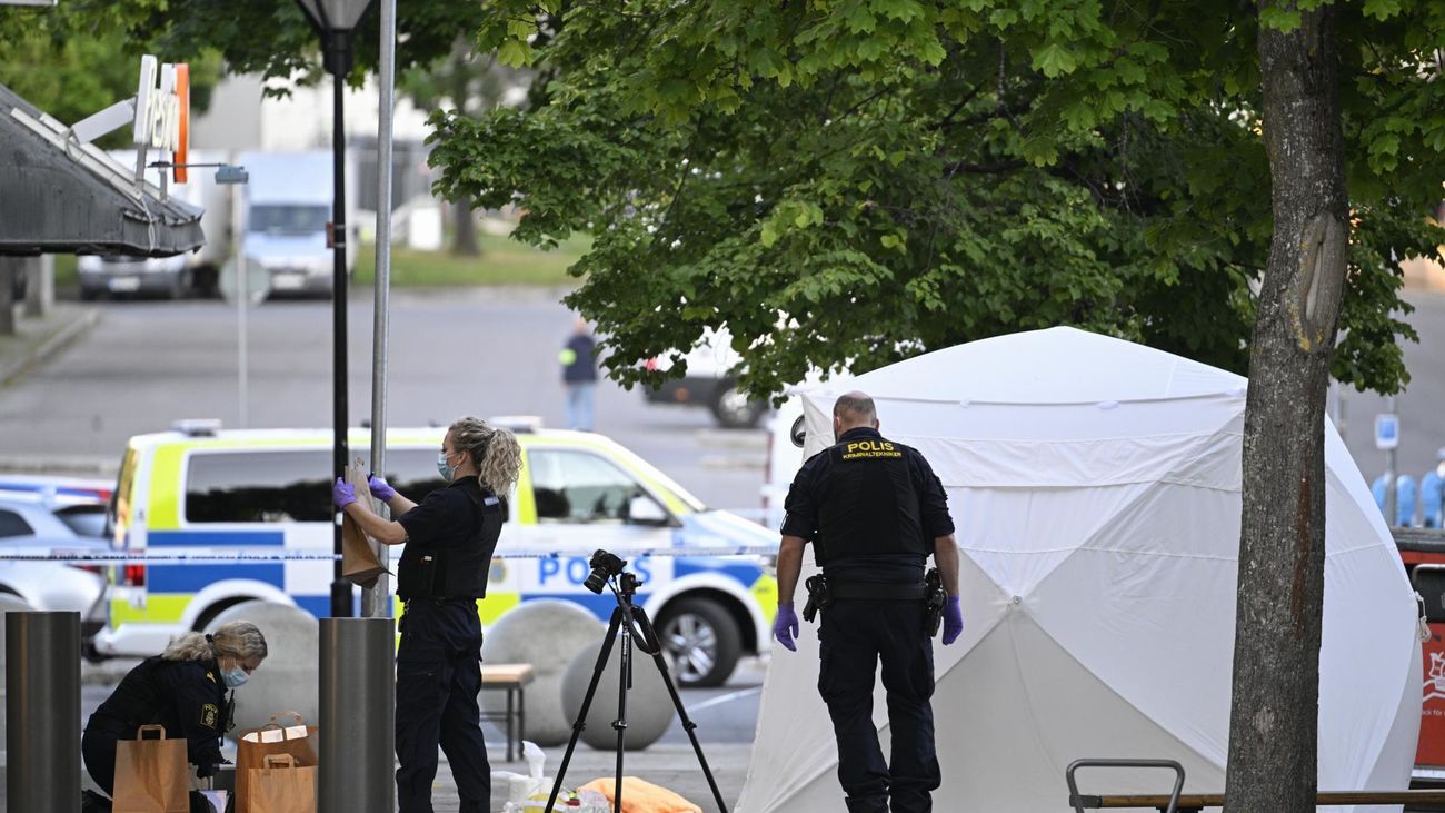 Dos menores muertos en un tiroteo en Estocolmo
