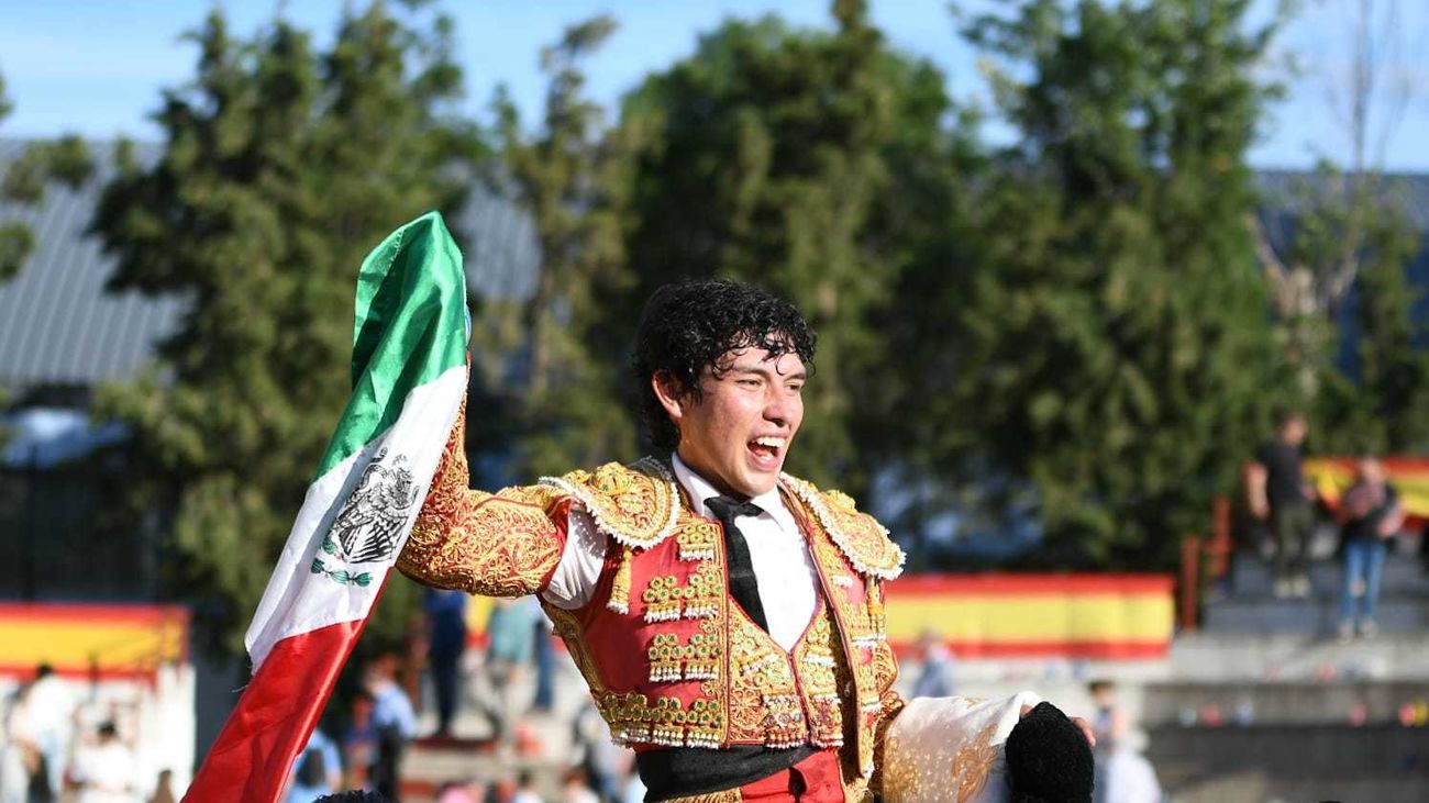 Isaac Fonseca corta tres orejas en la final a 3 de la Copa Chenel en Alalpardo