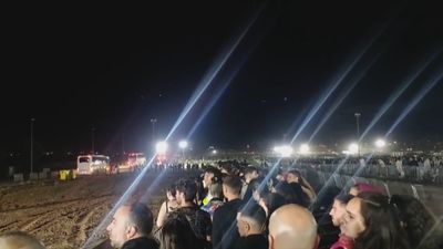 Las imágenes del colapso para salir del Primavera Sound tras el concierto de Rosalía