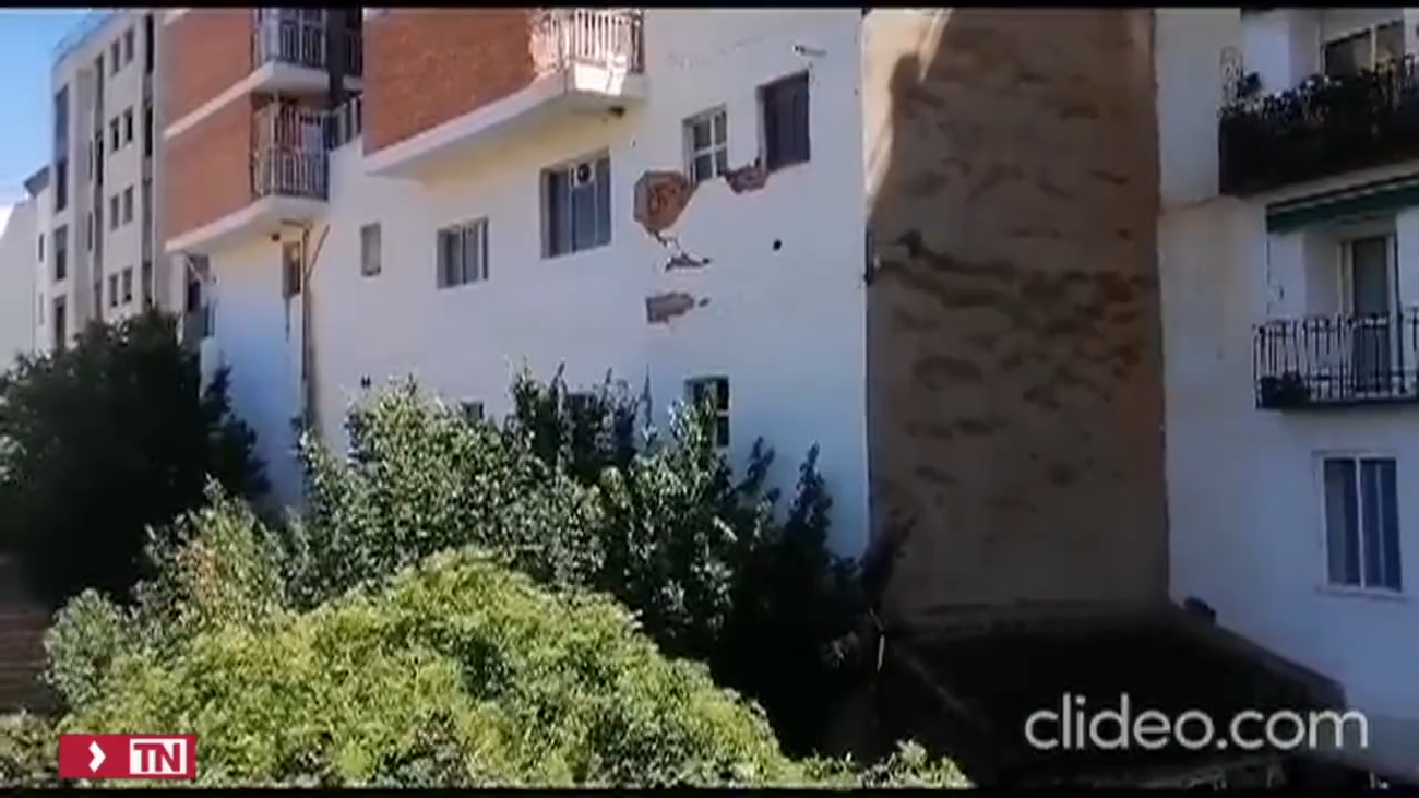 Se derrumba un edificio en pleno centro de Teruel sin causar heridos