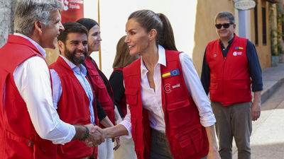 La reina Letizia visita proyectos de desarrollo en Colombia con cooperantes españoles