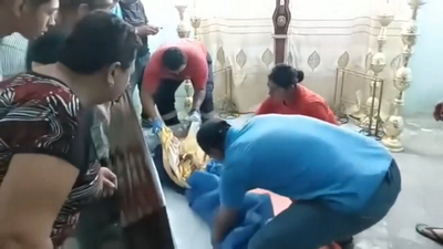 Una mujer 'resucita' durante su entierro en Ecuador