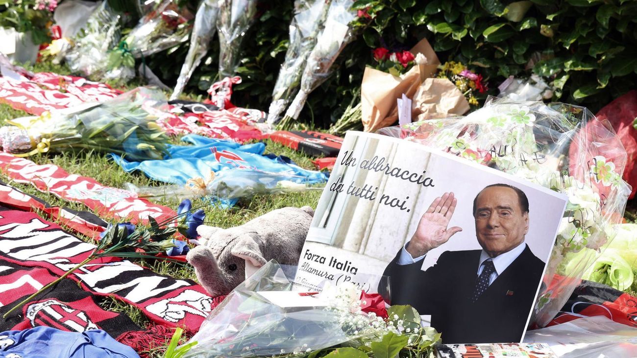 La capilla ardiente de Berlusconi, a puerta cerrada y solo para allegados