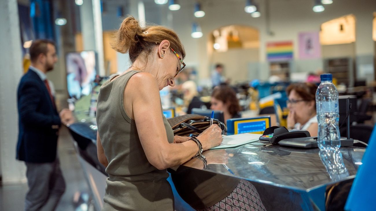 Los sindicatos creen que las 12.000 contrataciones de Correos para el voto por correo son insuficientes