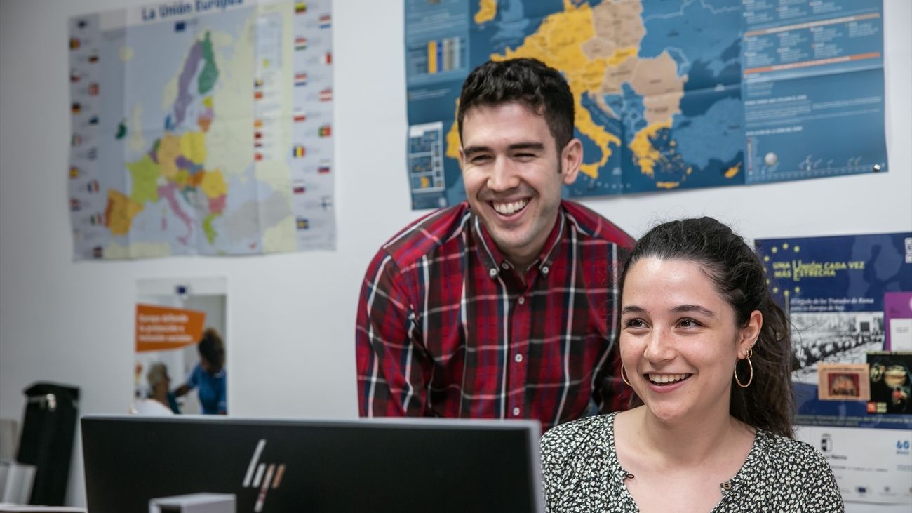 Derecho a compensación, vacaciones y sanciones a empresas, claves del estatuto del becario