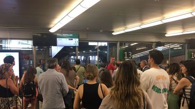 Retrasos en AVE y aglomeraciones en Atocha por un problema en la catenaria