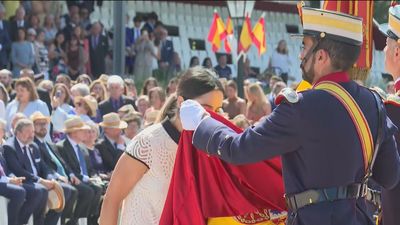 Felipe VI preside la jura de bandera de 251 civiles en el cuartel de la Guardia Real de El Pardo