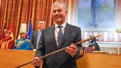 José Luis Sanz se proclama como nuevo alcalde de Sevilla con los votos en solitario del PP