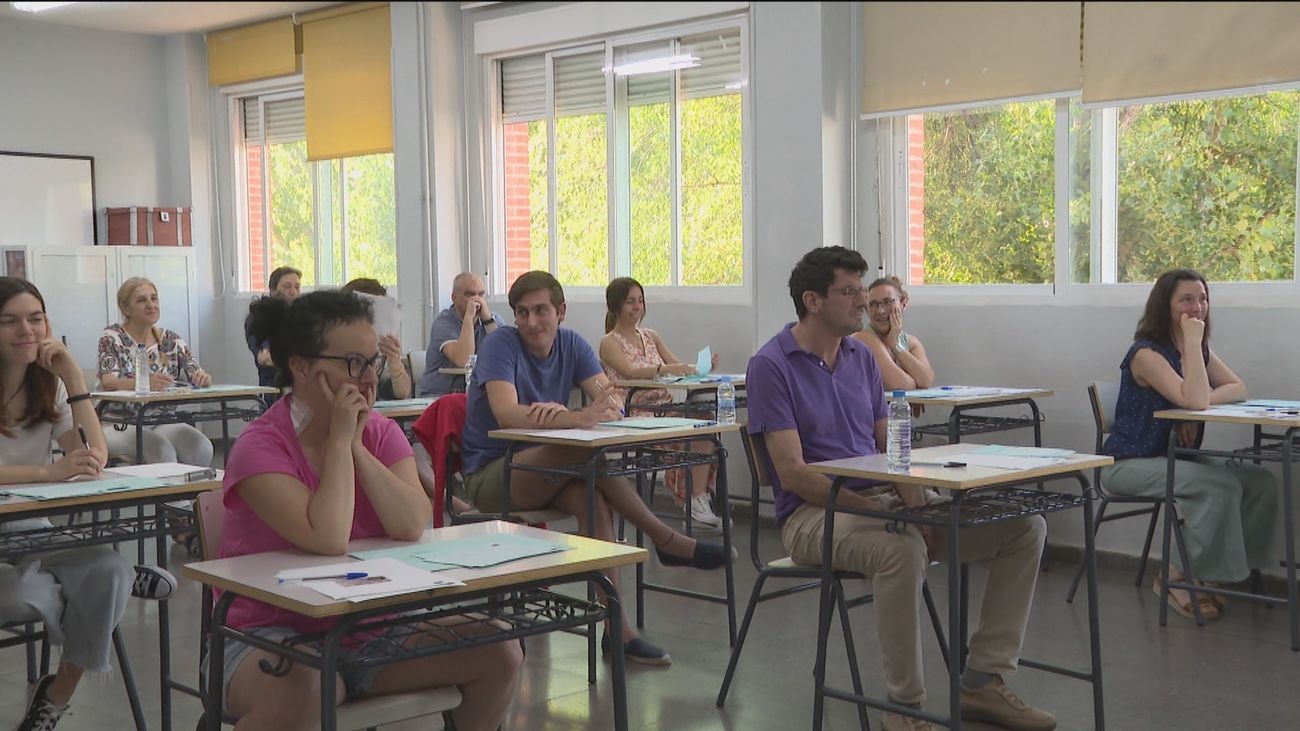 La Comunidad de Madrid aumenta hasta 565 las plazas de profesores de Secundaria y FP en las próximas oposiciones