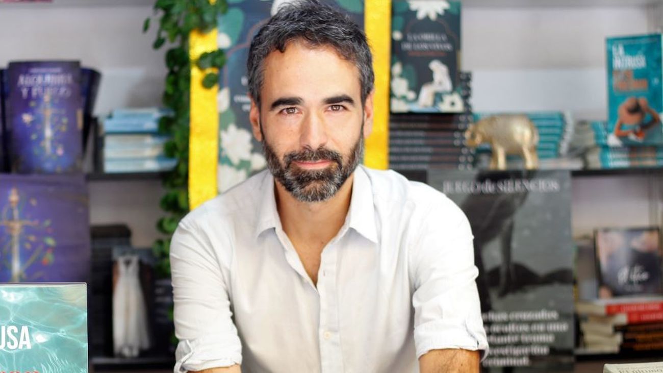 Rodrigo de Pablo presenta  'La orilla de los vivos', su segunda novela