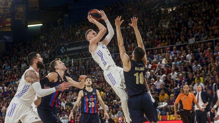 Musa ante el Barcelona / EFE