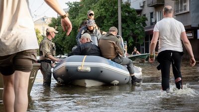 Ucrania cifra en más de 500 los muertos por las inundaciones en territorio ocupado por Rusia
