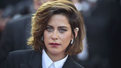 Procesan a la actriz María León por atentado a la autoridad y lesiones a una policía