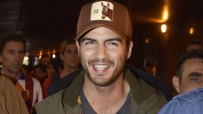 Maxi Iglesias responde a las críticas de un taxista tras un “incidente” en la calle Serrano