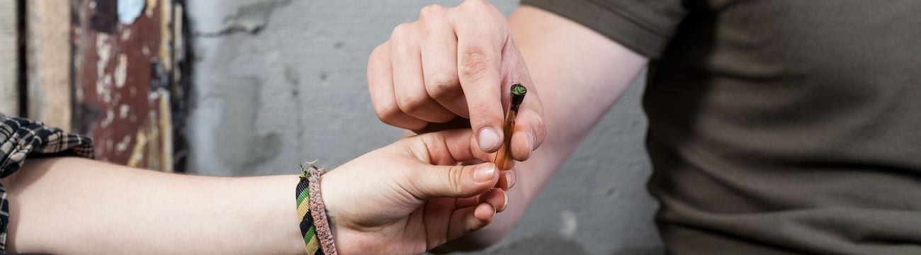 Los adolescentes perciben menos riesgo en el consumo de cannabis que en el de tabaco o alcohol