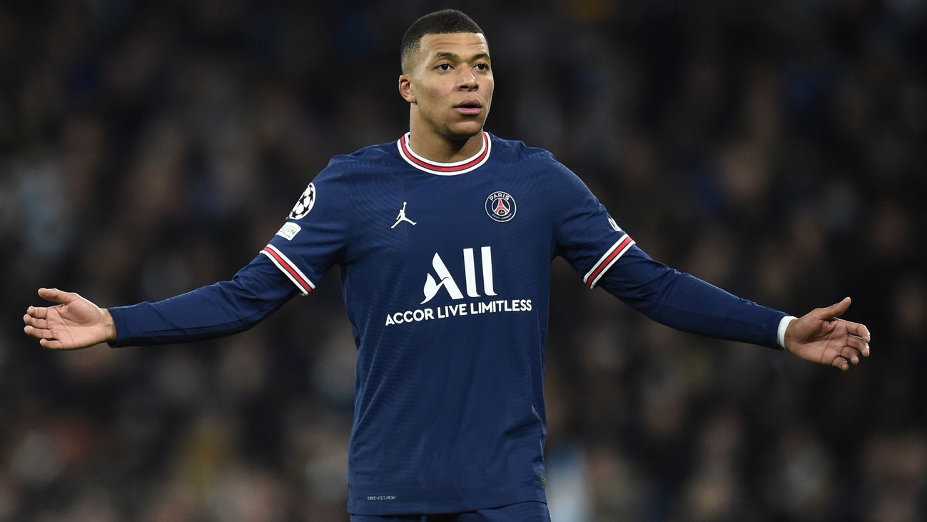 PSG da un ultimátum a Mbappé: renueva o lo venden ya