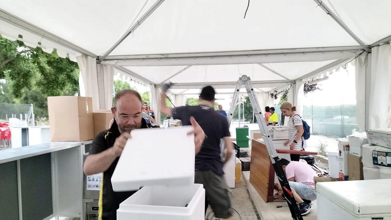 Preparativos para las fiestas de Butarque, en Villaverde