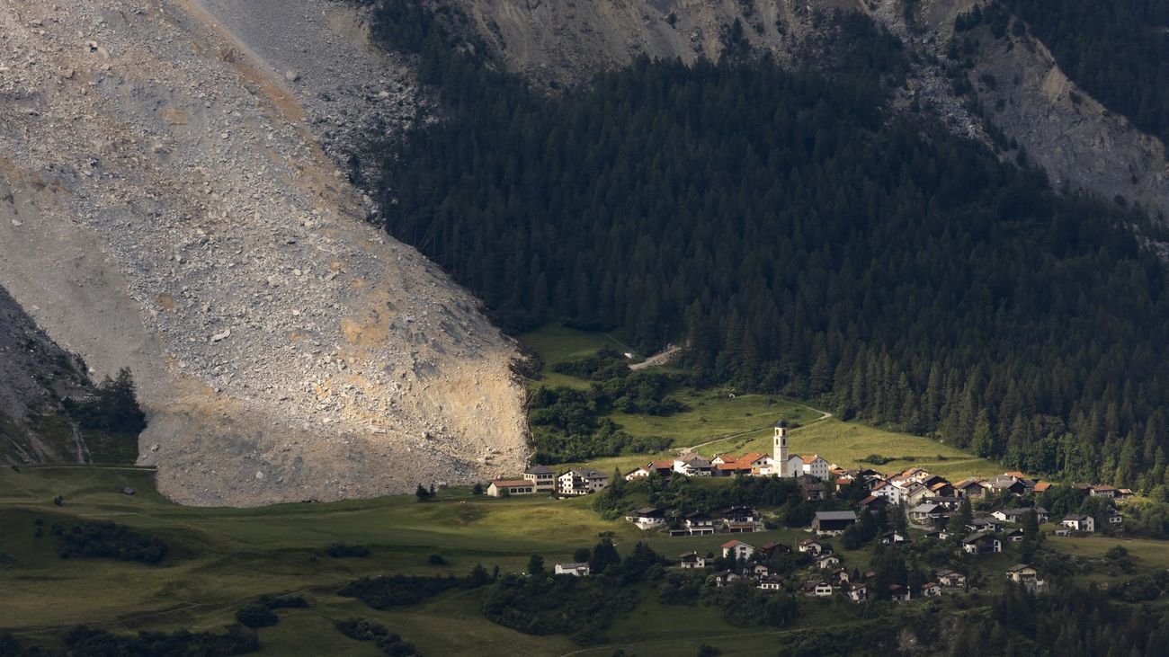 El alud de piedras se ha quedado a las puertas de la localidad suiza de Brienz