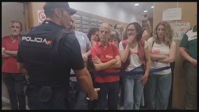 Ordenan el desalojo de los funcionarios de Justicia encerrados en Plaza de Castilla