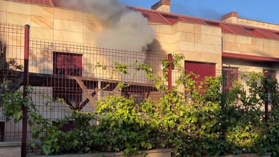 Realojados en otros centros los 74 usuarios de la residencia incendiada en Torrelodones