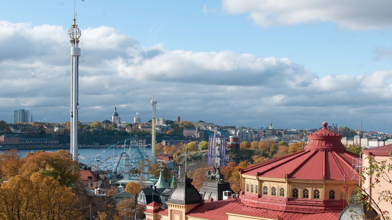 Un muerto y varios heridos al descarrilar un vagón de una montaña rusa en Estocolmo
