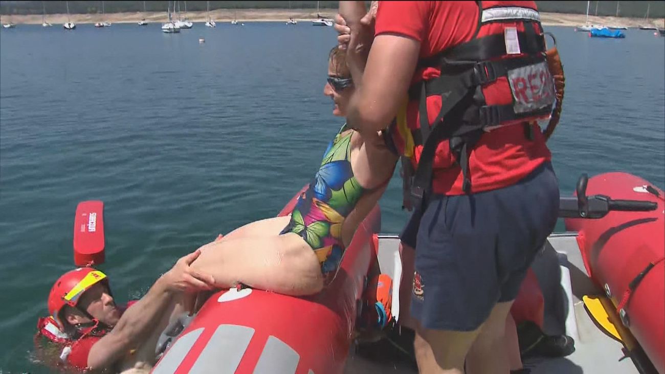 El Atazar, escenario de un simulacro de rescate acuático