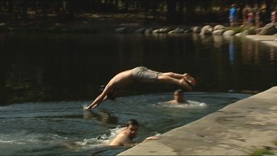 'Con cabeza sí, de cabeza no', la nueva campaña para evitar lesiones por malas zambullidas