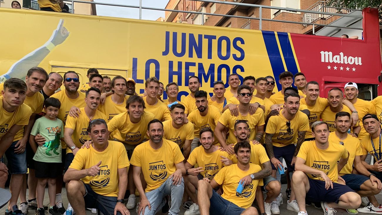 Alcorcón celebra en sus calles el ascenso a Segunda División