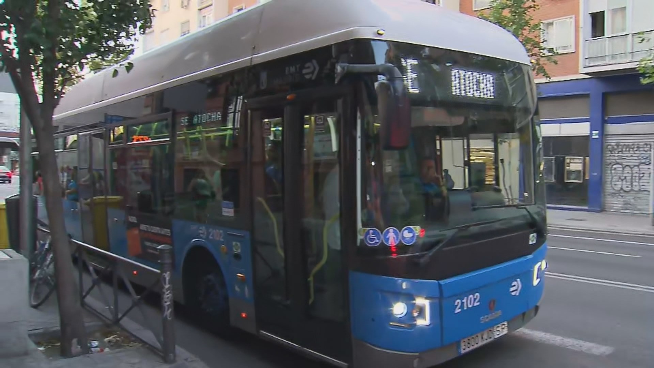 Primer lunes laborable sin la Línea 1 de Metro y con autobuses gratuitos