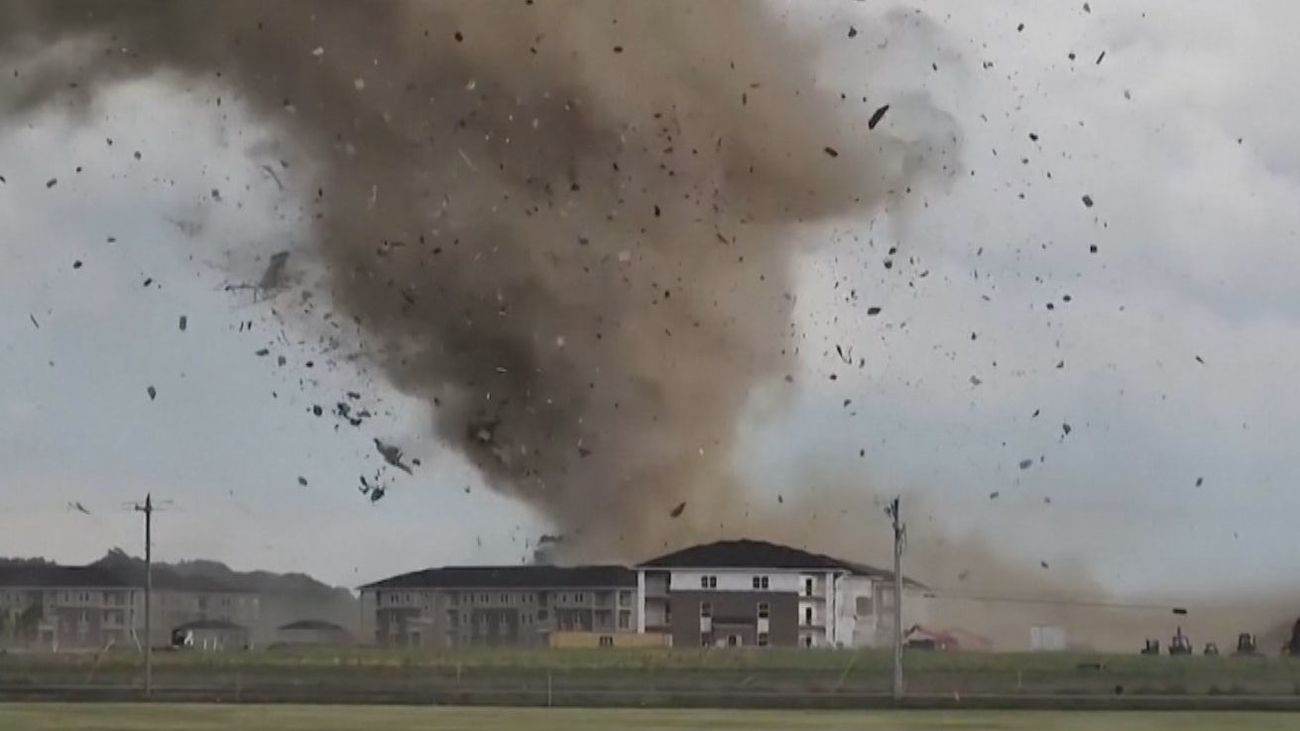 Las espectaculares imágenes de un tornado en Indiana