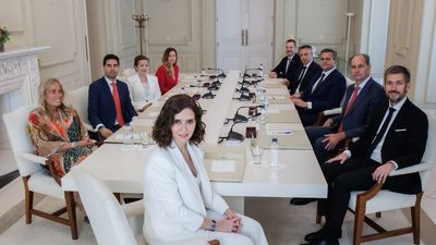 Ayuso reúne a sus consejeros en Manzanares El Real para preparar las acciones de su Gobierno en 2024