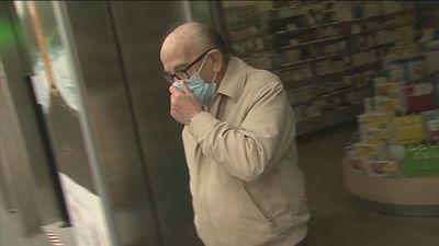 Las mascarillas seguirán siendo obligatorias en centros sanitarios hasta que el Gobierno apruebe su retirada