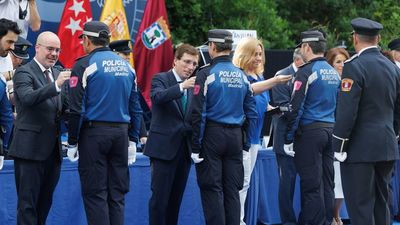 La Policía Municipal de Madrid entrega 173 distintivos por su patrón San Juan