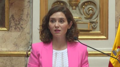 Ayuso critica que el PSOE "compra el poder con el dinero de todos los españoles"