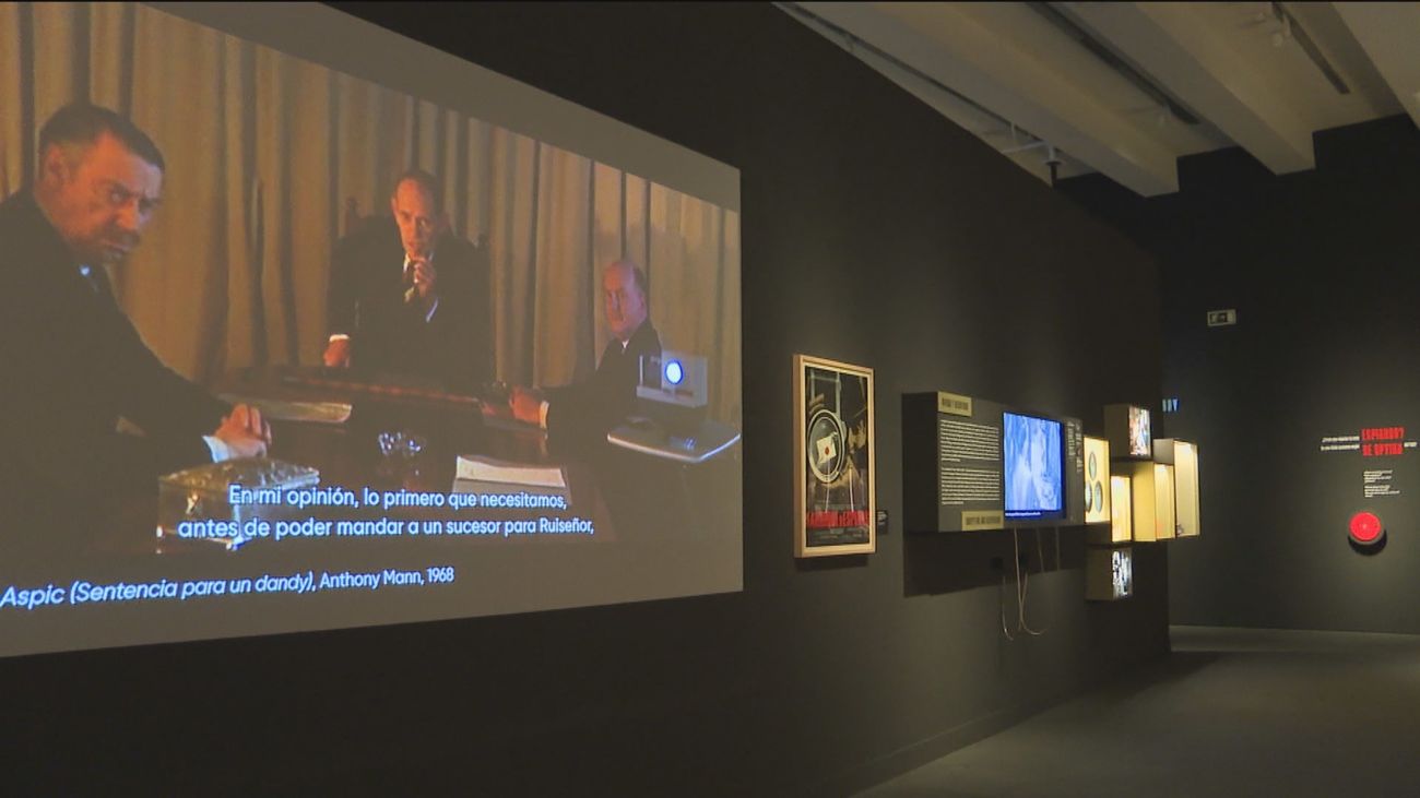 Presentada la exposición 'Top Secret', una muestra sobre el cine y el espionaje