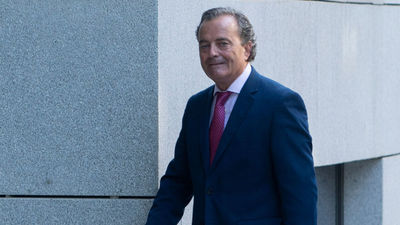 La Policía detiene al ex juez Presencia tras  su plantón a la Audiencia Nacional