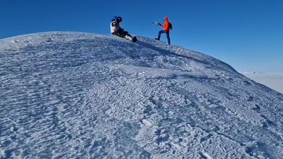 Surgen nuevas montañas tras reducirse la capa de hielo en Groenlandia