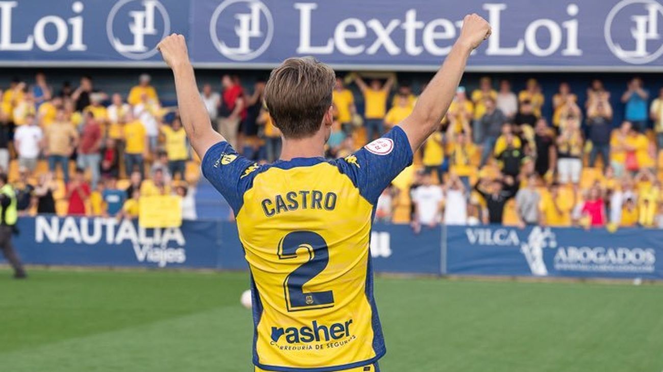 Javi Castro renueva dos temporadas con el Alcorcón